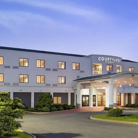 Courtyard By Marriott Kingston-2