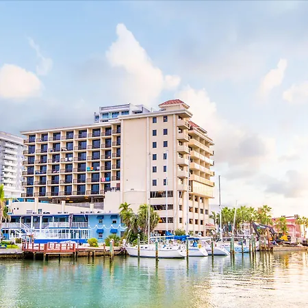 Pier House 60 Clearwater Beach Marina Hotel-2