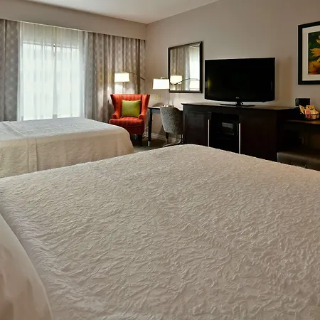 Hampton Inn & Suites Fredericksburg-2