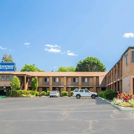 Rodeway Inn & Suites Branford - Guilford-2