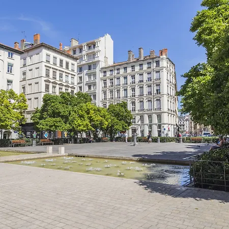 Hotel Des Artistes-3