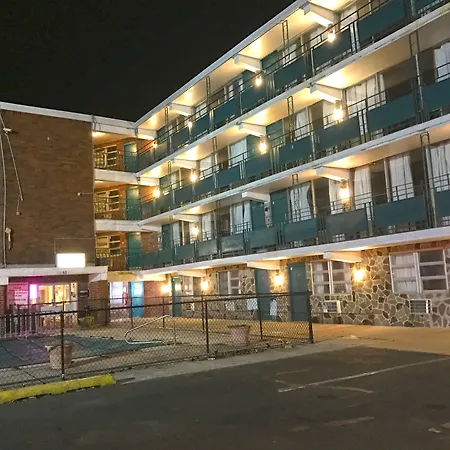 Skyview Manor Motel-2