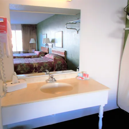 Econo Lodge Conway Central-3