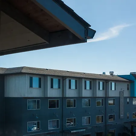 Adrift Hotel-3