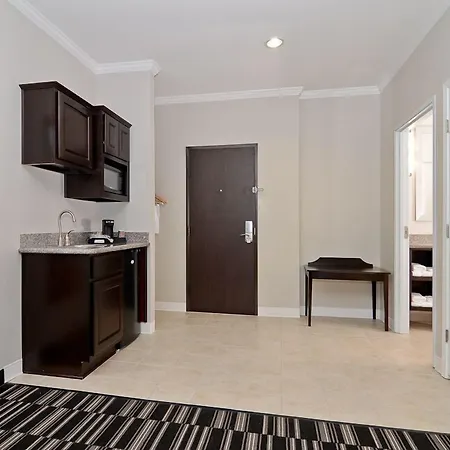 Quality Inn & Suites Bryan-College Station-2