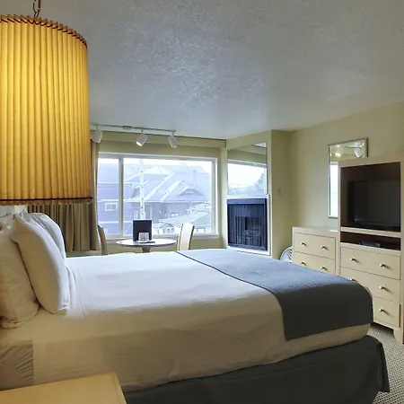Hi Tide Oceanfront Inn-2