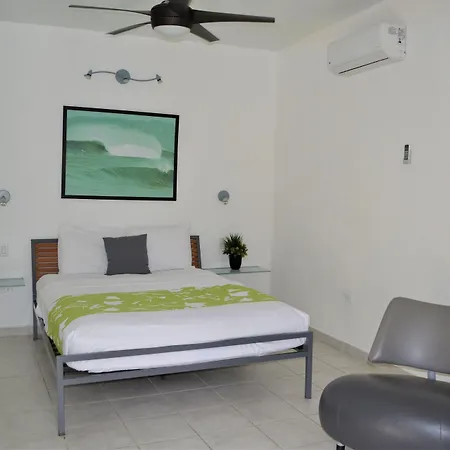 Casa Verde Hotel - Steps To The Beach, Pool, Restaurant & Bar-3