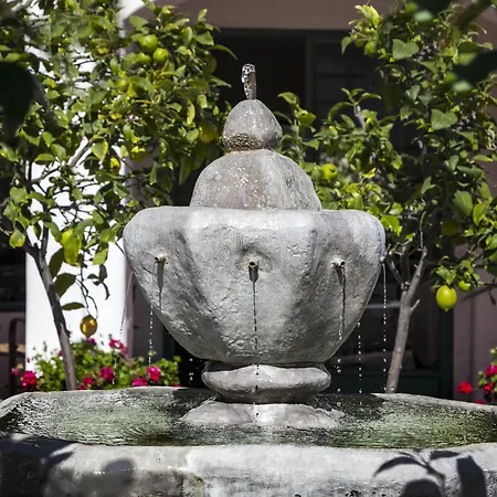 Spanish Garden Inn-3