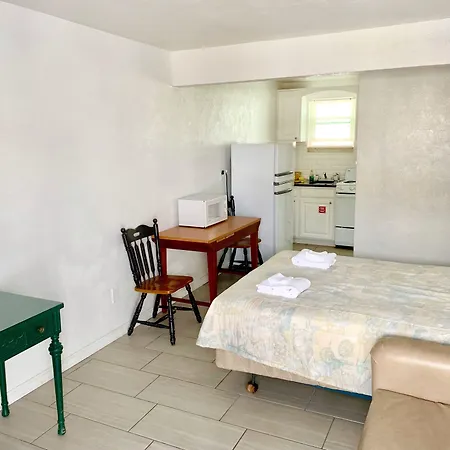 White Caps Motel-3