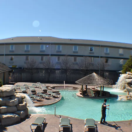 Commodore Resort-2