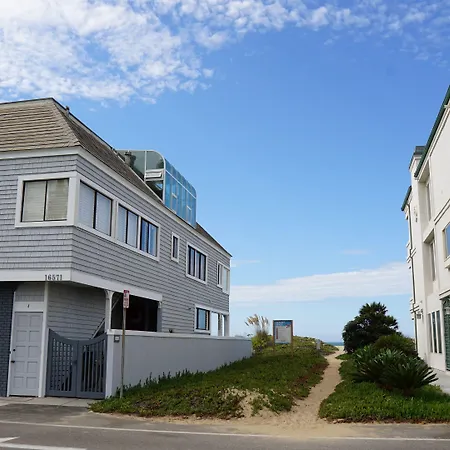 Ocean Surf Inn & Suites-3