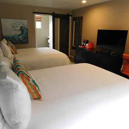 Wave Street Inn-3