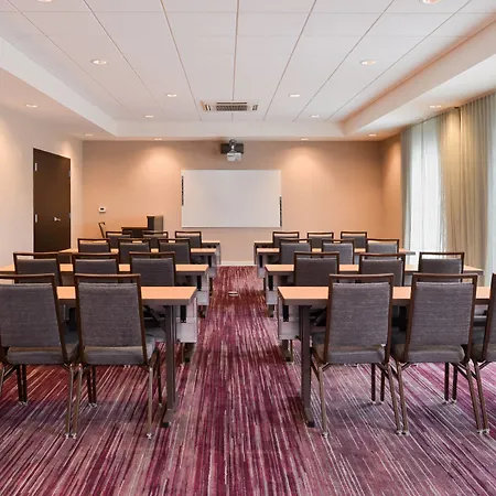Courtyard By Marriott Toledo North-2