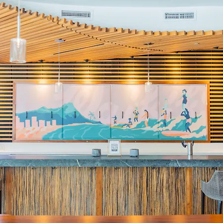 Hyatt Centric Waikiki Beach-3