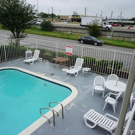 Econo Lodge San Antonio Northeast I-35-2