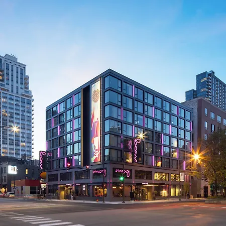 Moxy Chicago Downtown-3