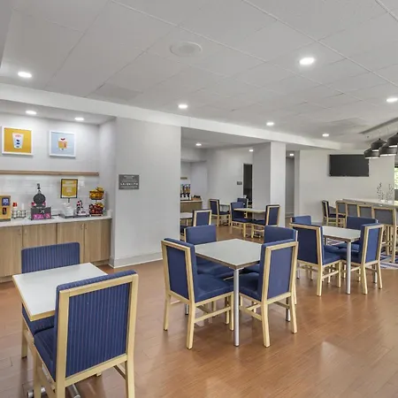 Hampton Inn New Bern-3