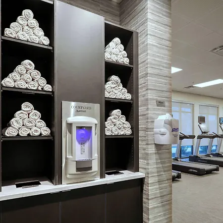 Courtyard By Marriott Southington-3