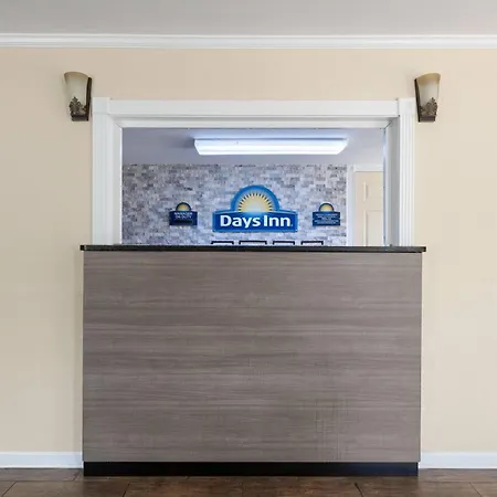 Days Inn By Wyndham Canton-3