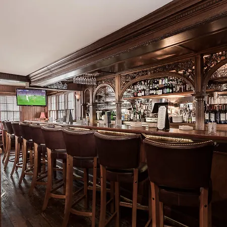 The Huntting Inn-2