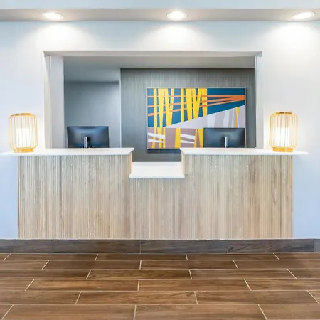 Spark By Hilton Sheridan-3