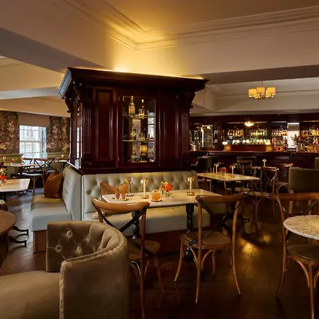 Buswells Hotel-3