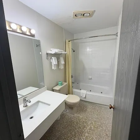 Ramada By Wyndham Stevens Point-2