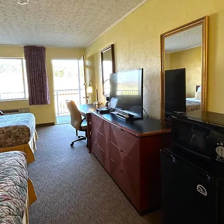 Lake Logan Inn-2