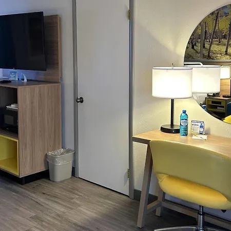 Days Inn By Wyndham Worland-3