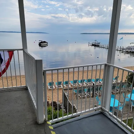 Brio Beach Inn-3