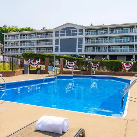 Bluenose Inn - Bar Harbor Collection-2