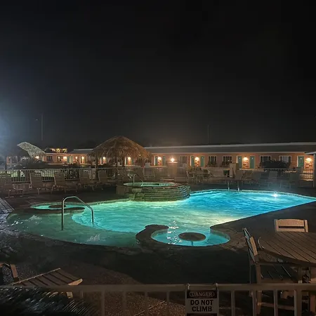 Shark Reef Resort Motel & Cottages-3