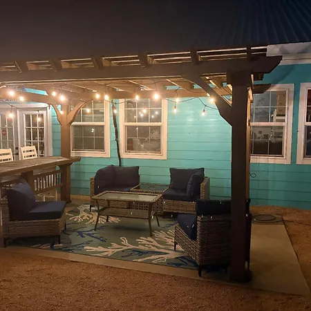 Shark Reef Resort Motel & Cottages-2