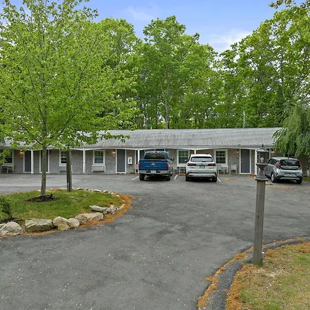 Sandwich Inn And Suites-3