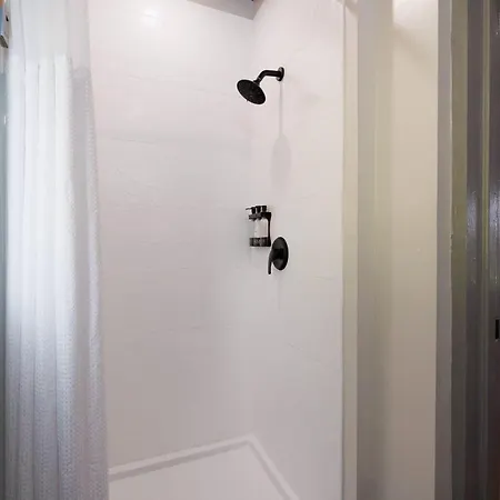 Inn Marin And Suites, An Ascend Collection Hotel-3