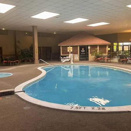 Clarion Inn Garden City-3