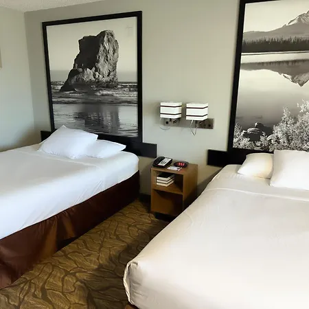 Super 8 By Wyndham Baker City-2