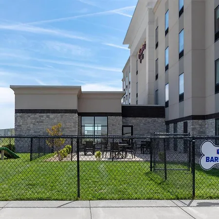 Hampton Inn Sikeston-3
