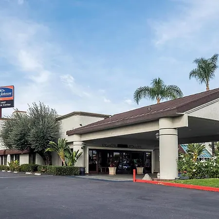 Howard Johnson By Wyndham Fullerton/Anaheim Conference Cntr-3