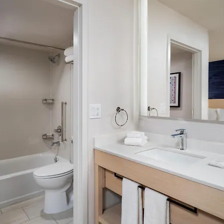 Hyatt Place Fort Lauderdale Cruise Port & Convention Center - Newly Renovated-2
