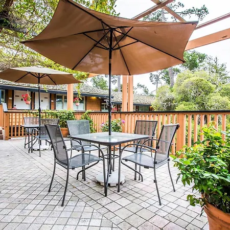 Clarion Collection Carmel Oaks Inn-3