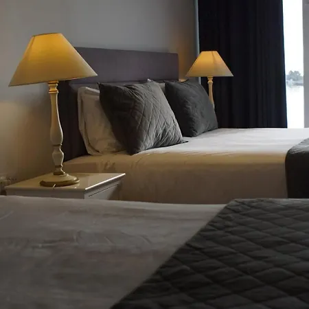 Watersedge Hotel-2
