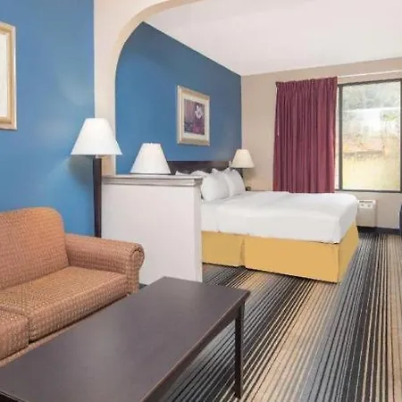 Baymont By Wyndham Laurel-3