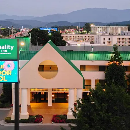 Quality Inn Near The Island Pigeon Forge-3