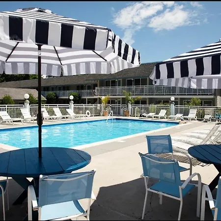 Cape Harbor Motor Inn-3