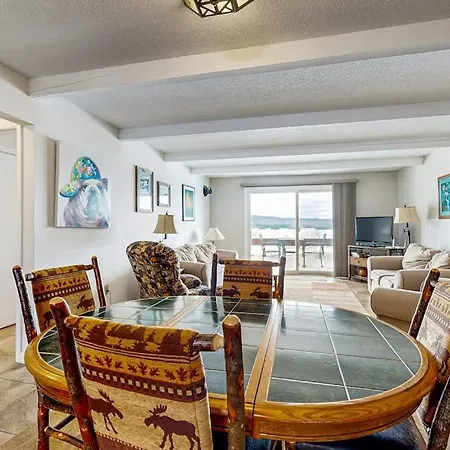 Lakefront Condo On The Golf Course With Sweeping Views And Beach Access-3