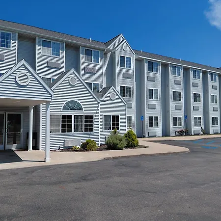 Microtel Inn & Suites By Wyndham Holland-3