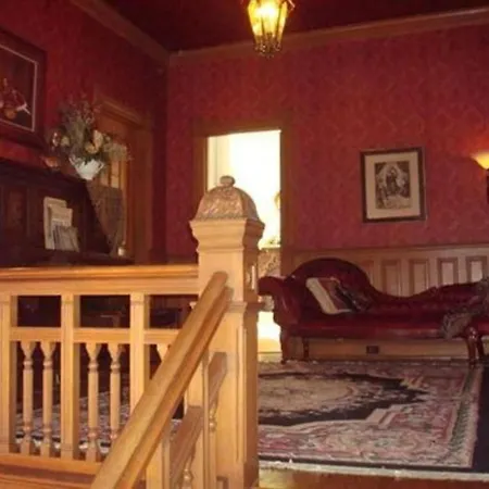 Alexander Mansion Bed And Breakfast-2