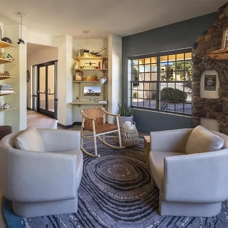 Mountain Modern Sedona, Tapestry Collection By Hilton-2