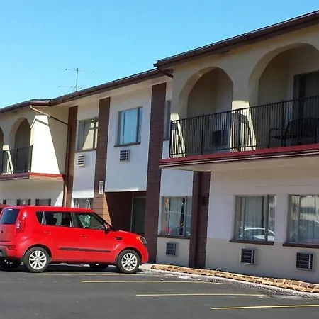 Americas Best Inn & Suites Urbana-3